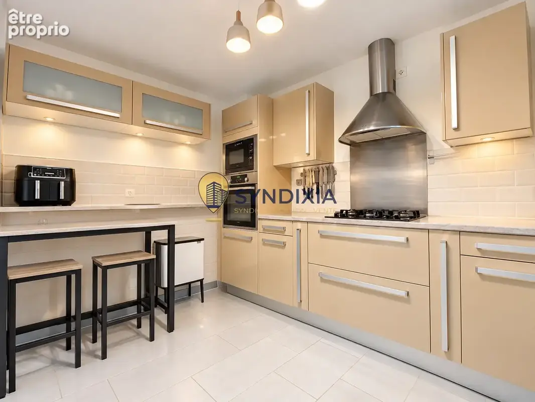 PLAISIR   LES GÂTINES  Belle maison familiale avec jardin et garage - photo 6