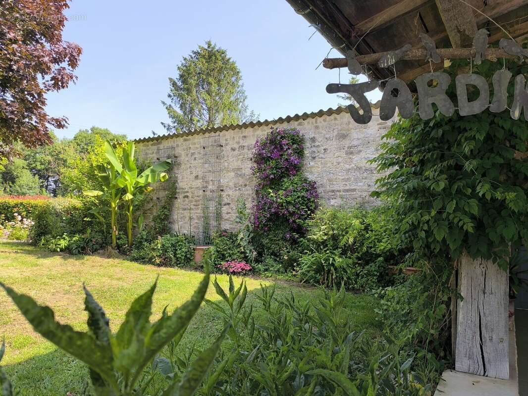 Maison à PAIZAY-NAUDOUIN-EMBOURIE