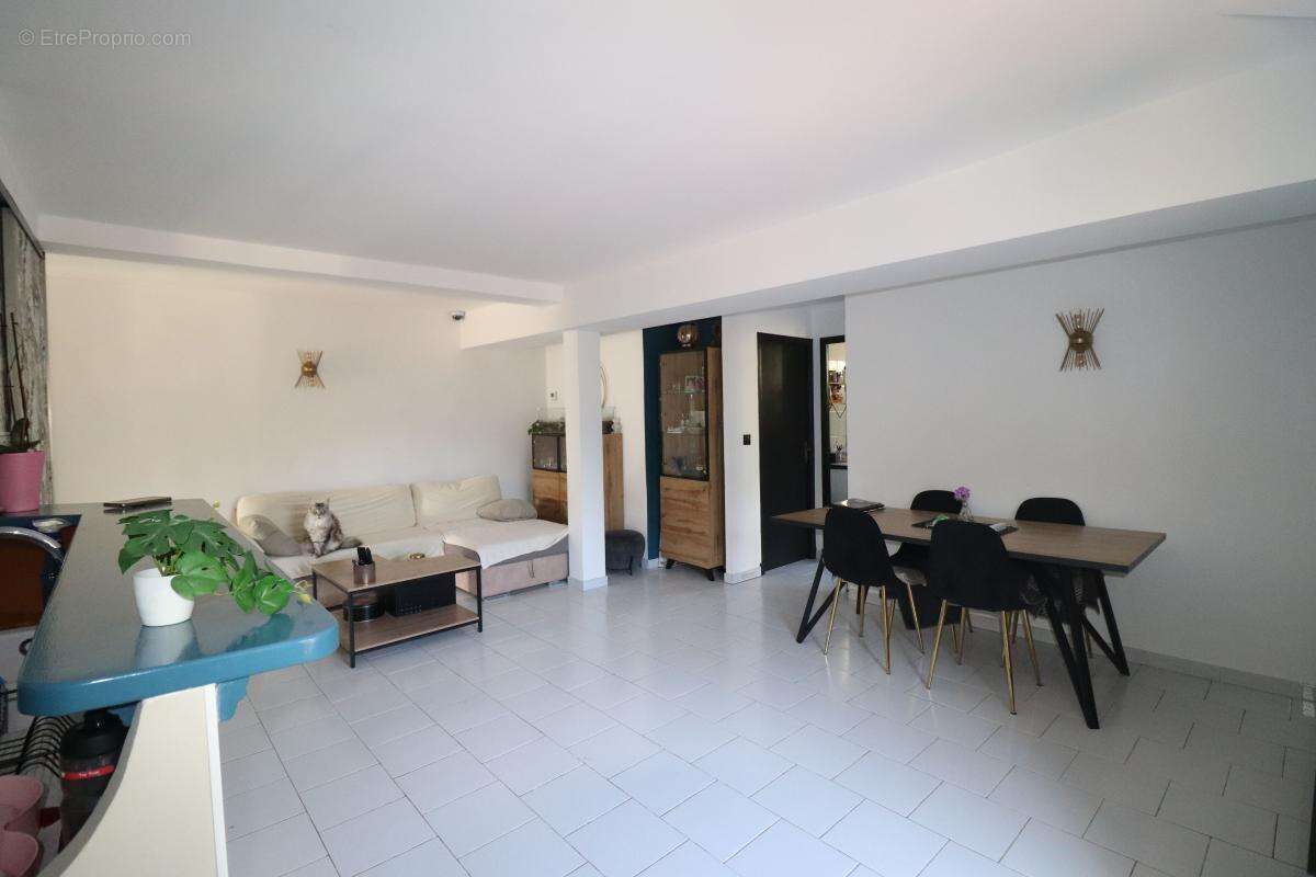 Appartement à L&#039;ESCARENE