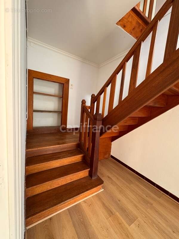 Maison à CLEDEN-POHER