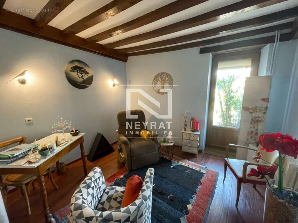 Authentique maison de village de 157 m2 - photo 4