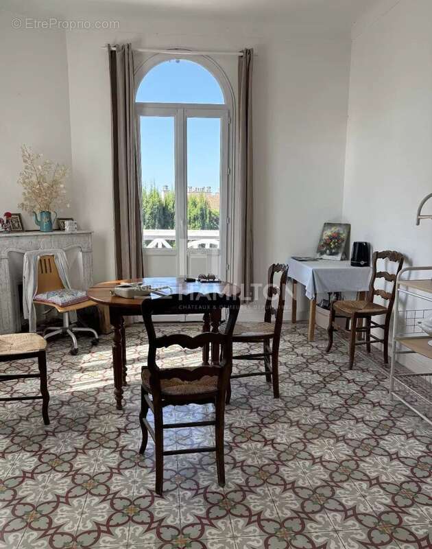 Maison à CHATEAUNEUF-GRASSE