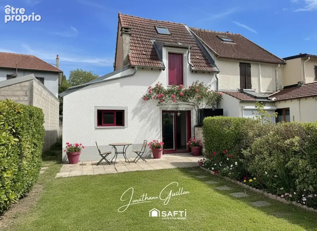 Photo 1 - Maison à BUSSY-SAINT-GEORGES