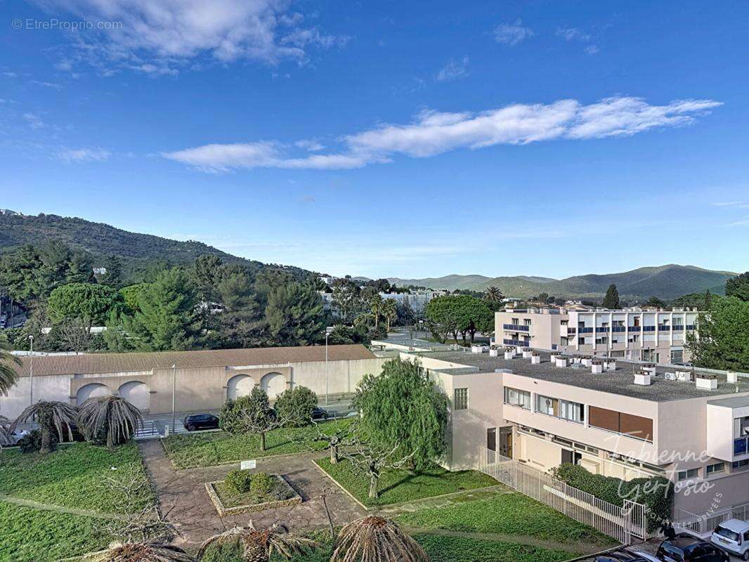Appartement à HYERES