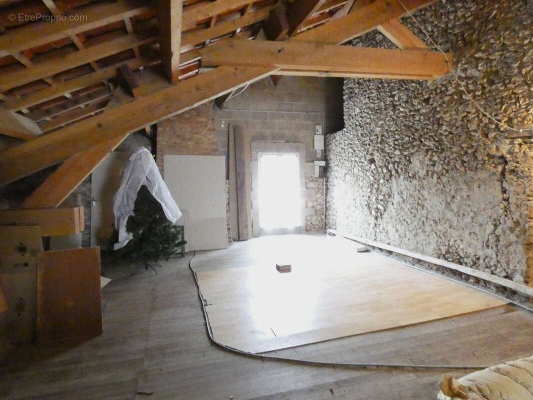 Maison à SAINT-LEON-SUR-L'ISLE