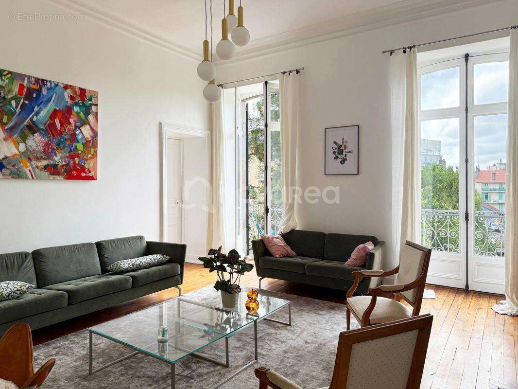 Appartement 8 pièces - photo 2