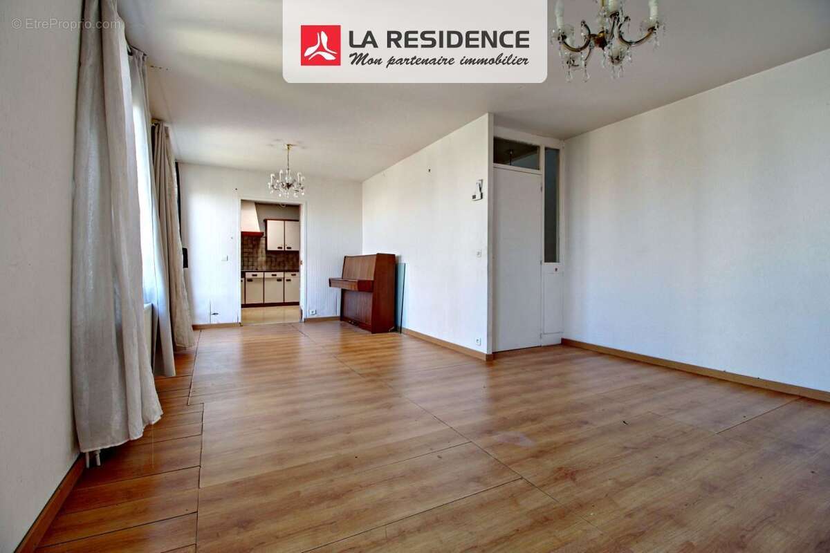 Appartement 121 m² à Cergy  - photo 4