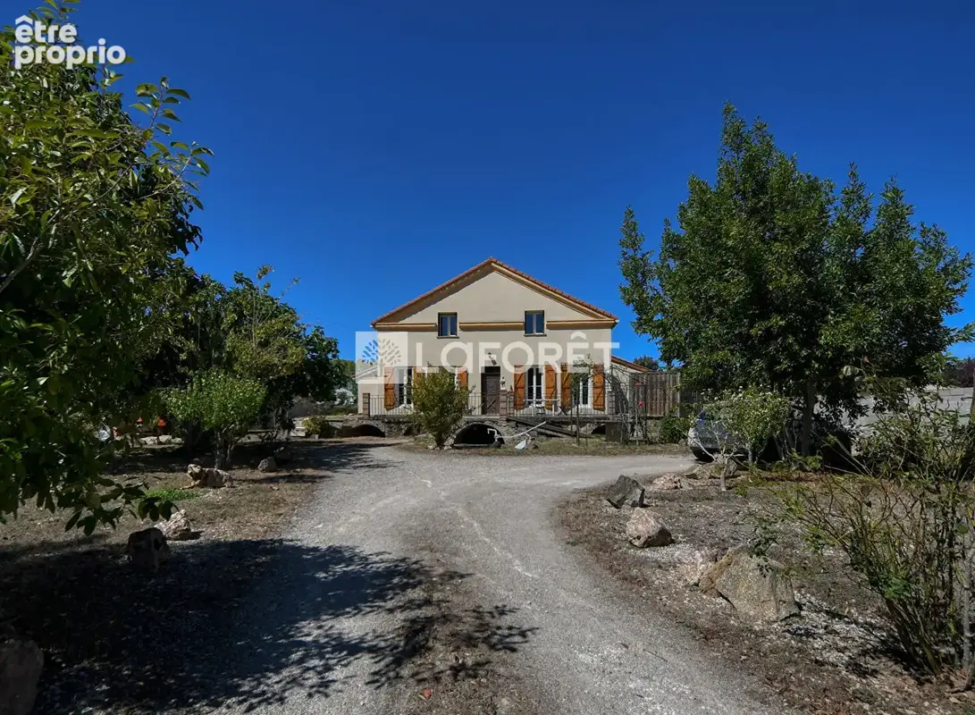 Proche du centre et au calme, maison de 140 m² avec dépendances à vendre à Lisle-sur-Tarn - photo 2