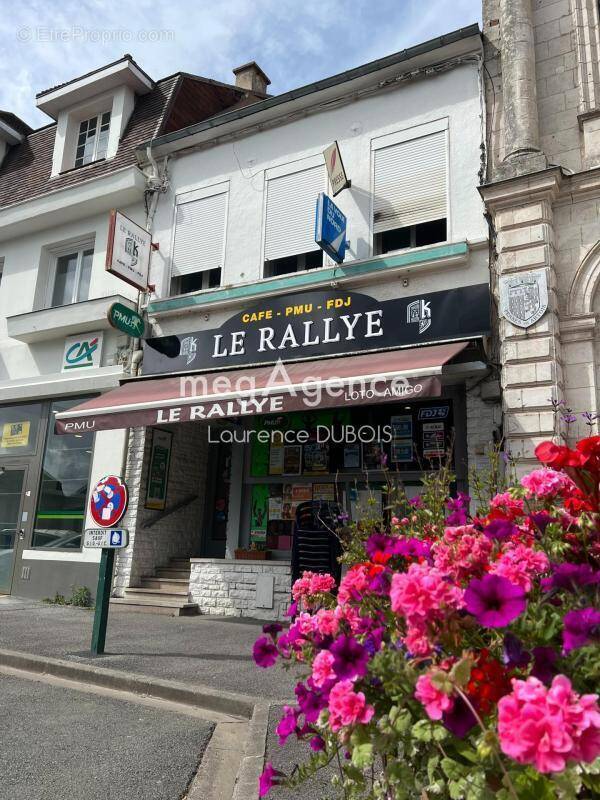 Commerce à PERNES