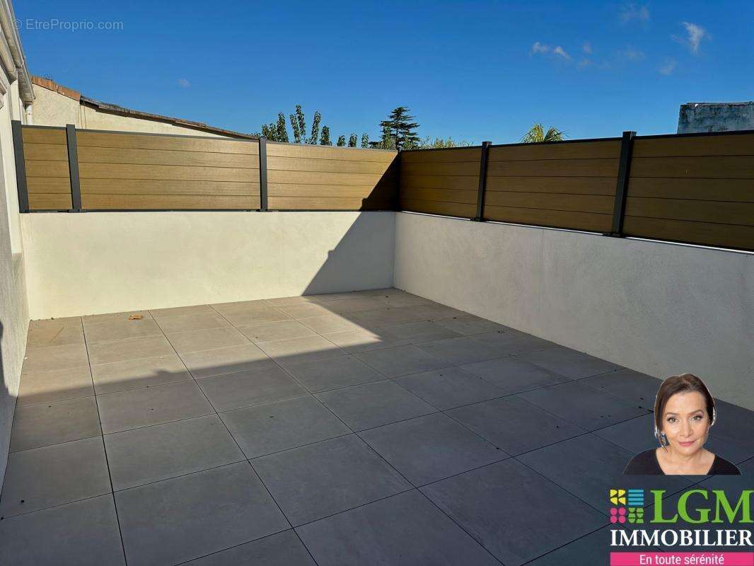 Appartement à MAUGUIO