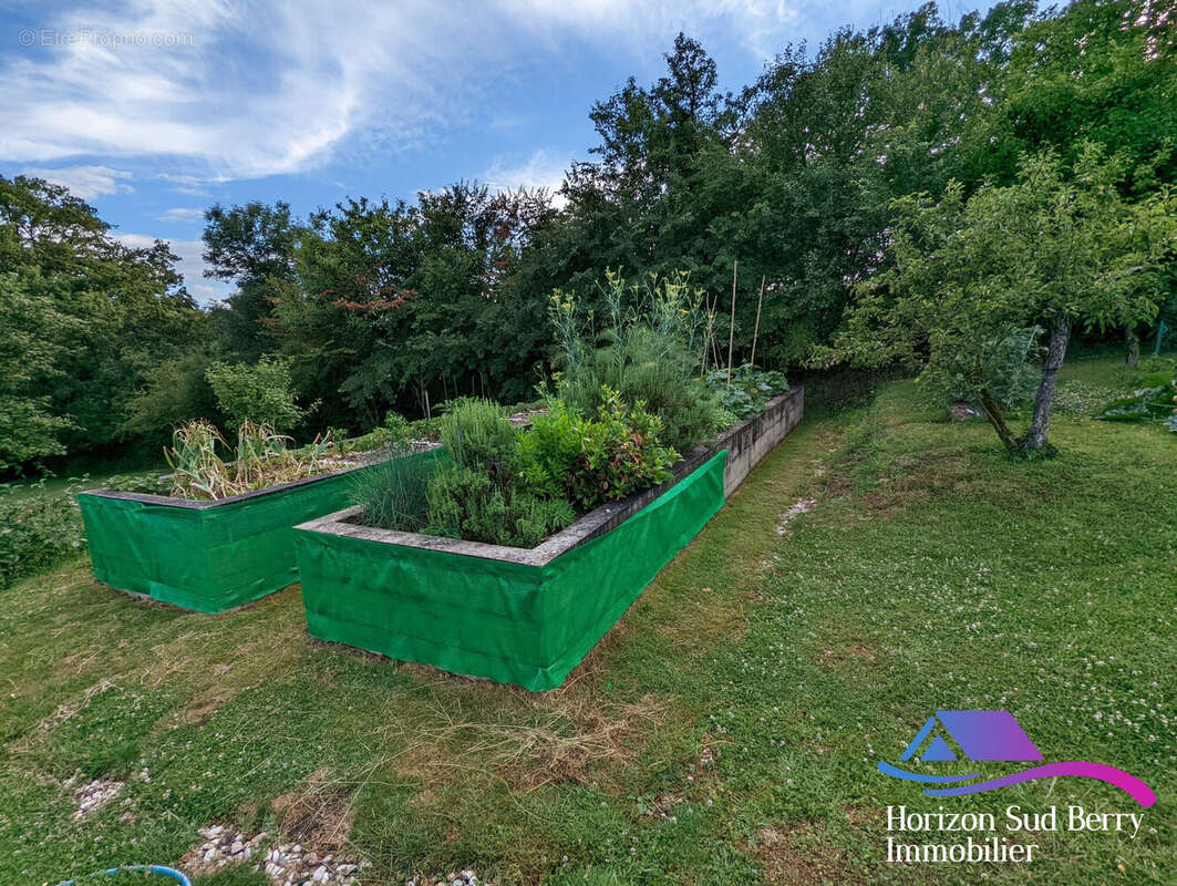 Potager suspendus - Maison à VICQ-EXEMPLET