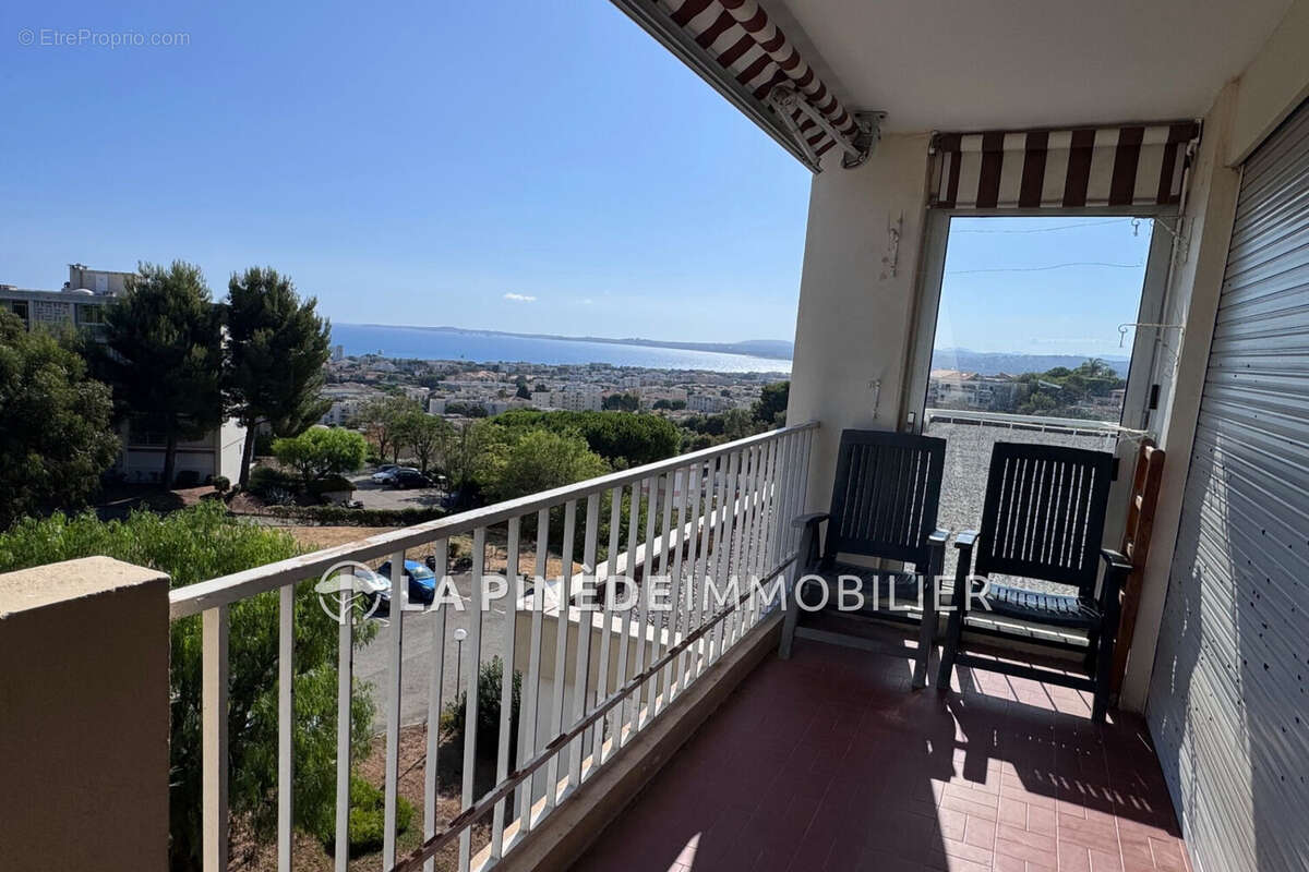 Appartement à SAINT-LAURENT-DU-VAR