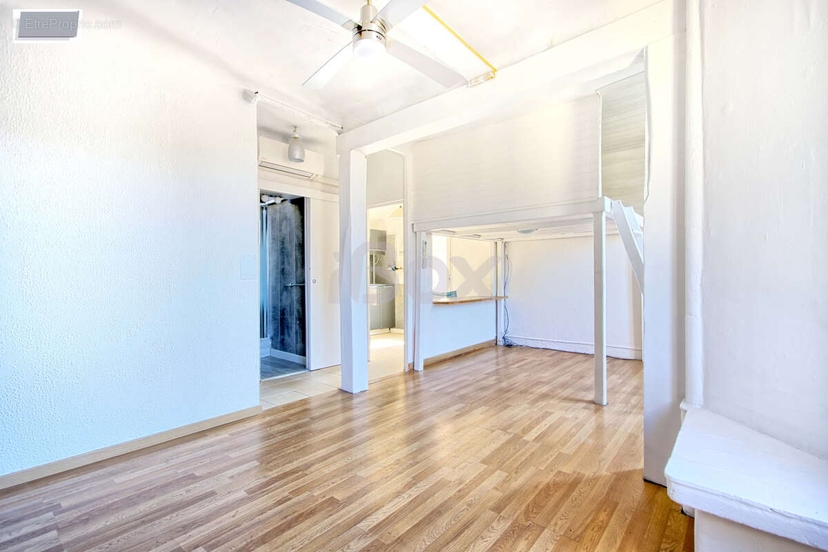Toulon - claret /  valbourdin - studio de 31 m2 en dernier etage - photo 6