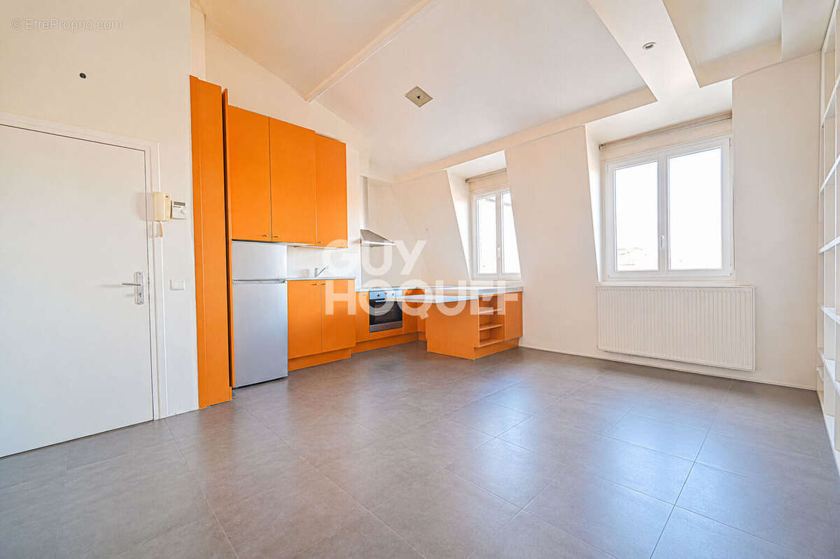Appartement à PARIS-12E