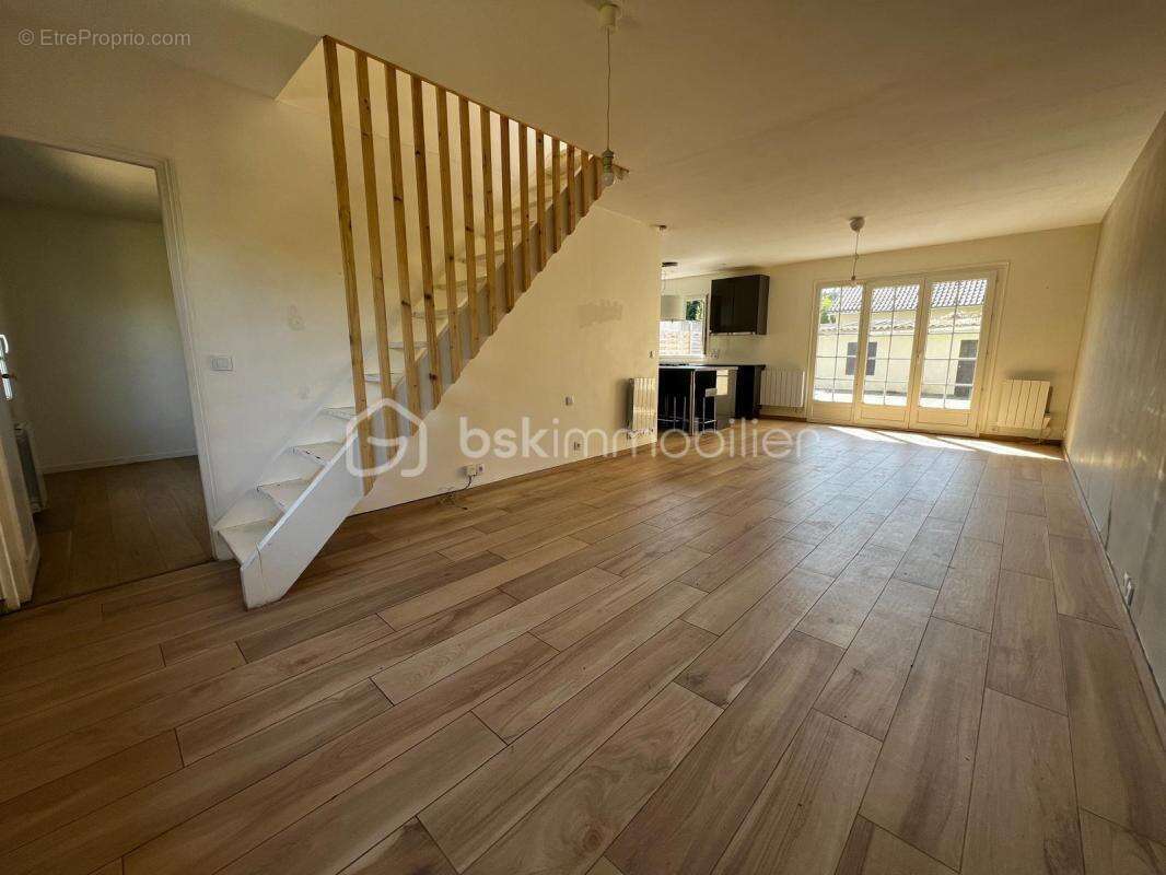 Maison à CORBEIL-ESSONNES