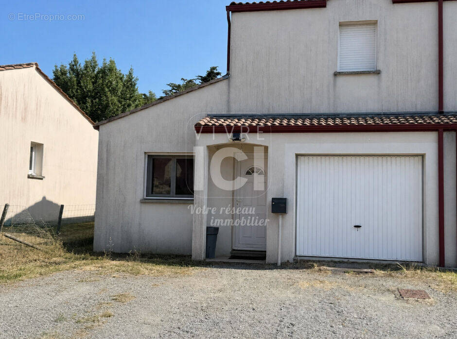 Maison à FROSSAY