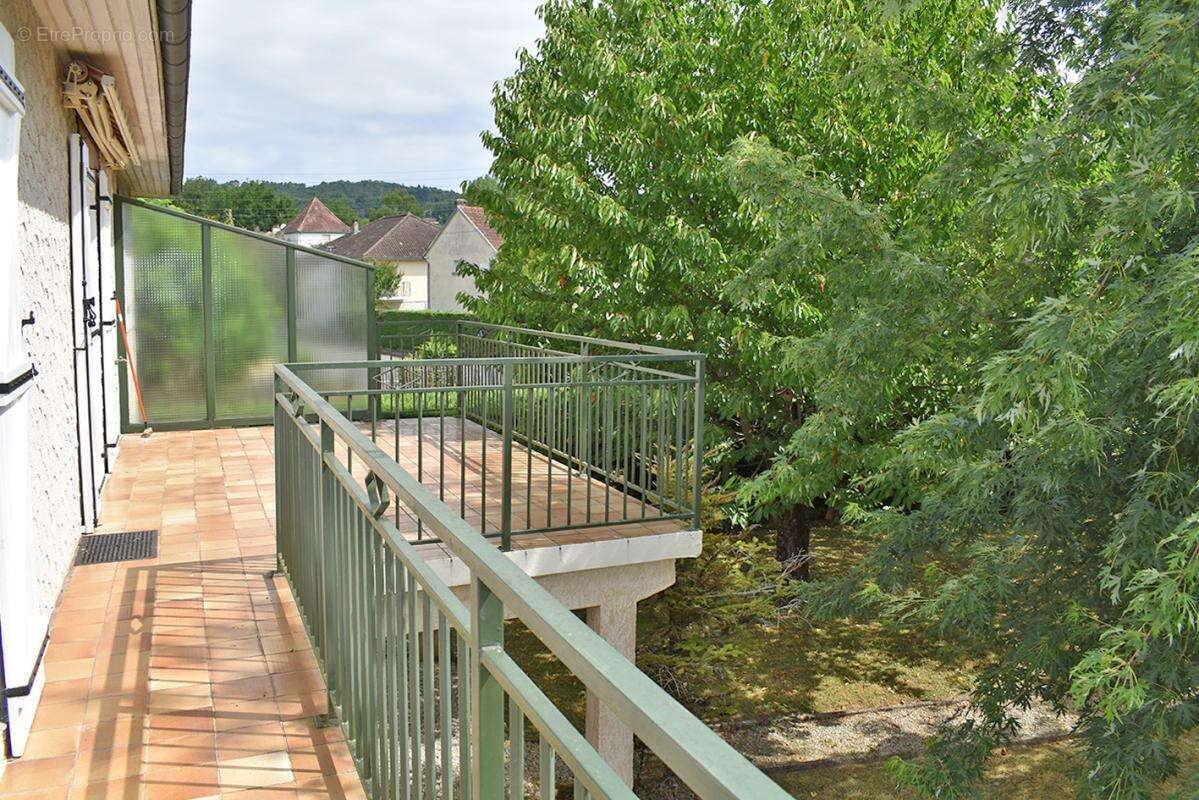 Maison à TERRASSON-LAVILLEDIEU