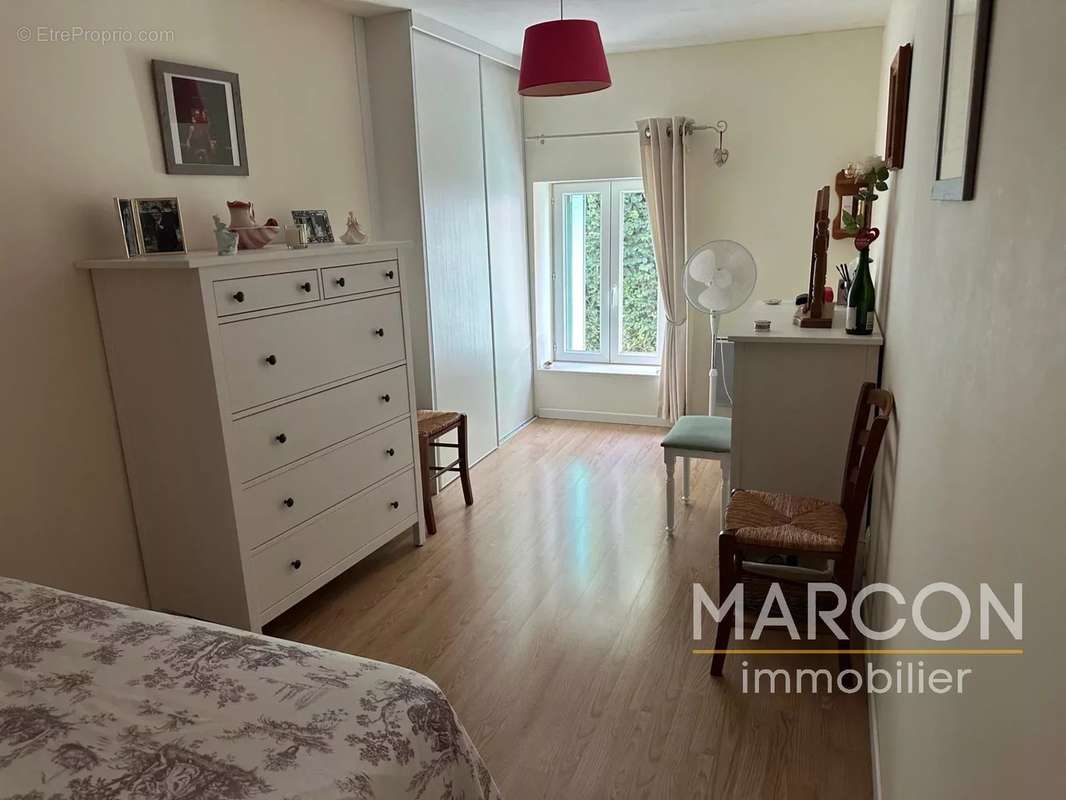 Maison à SAINT-LEGER-BRIDEREIX