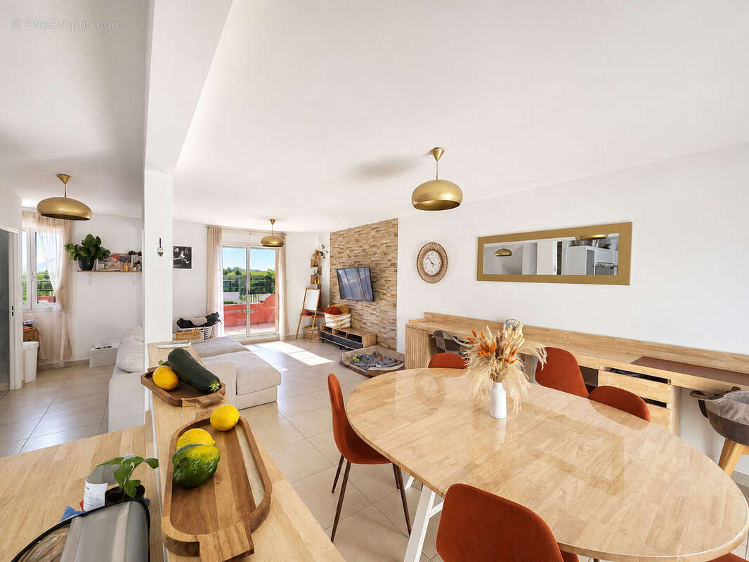 A 10 mns de narbonne, superbe maison de type 5 avec jardin, garage et piscine. en parfait etat. - photo 3