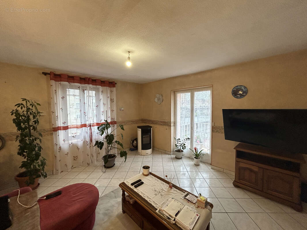 Maison à SAINT-LOUP-SUR-SEMOUSE