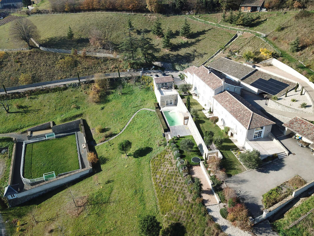 Maison à REGNIE-DURETTE