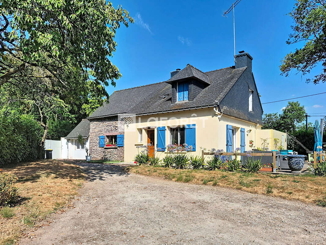 Maison à CAMPENEAC