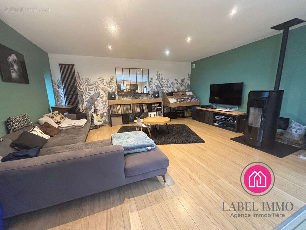 Maison à BRUILLE-SAINT-AMAND