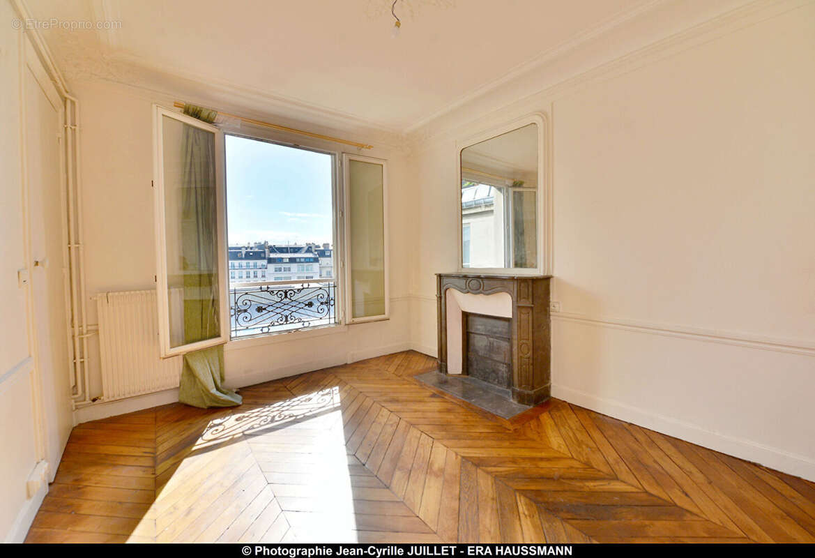 Appartement à PARIS-8E