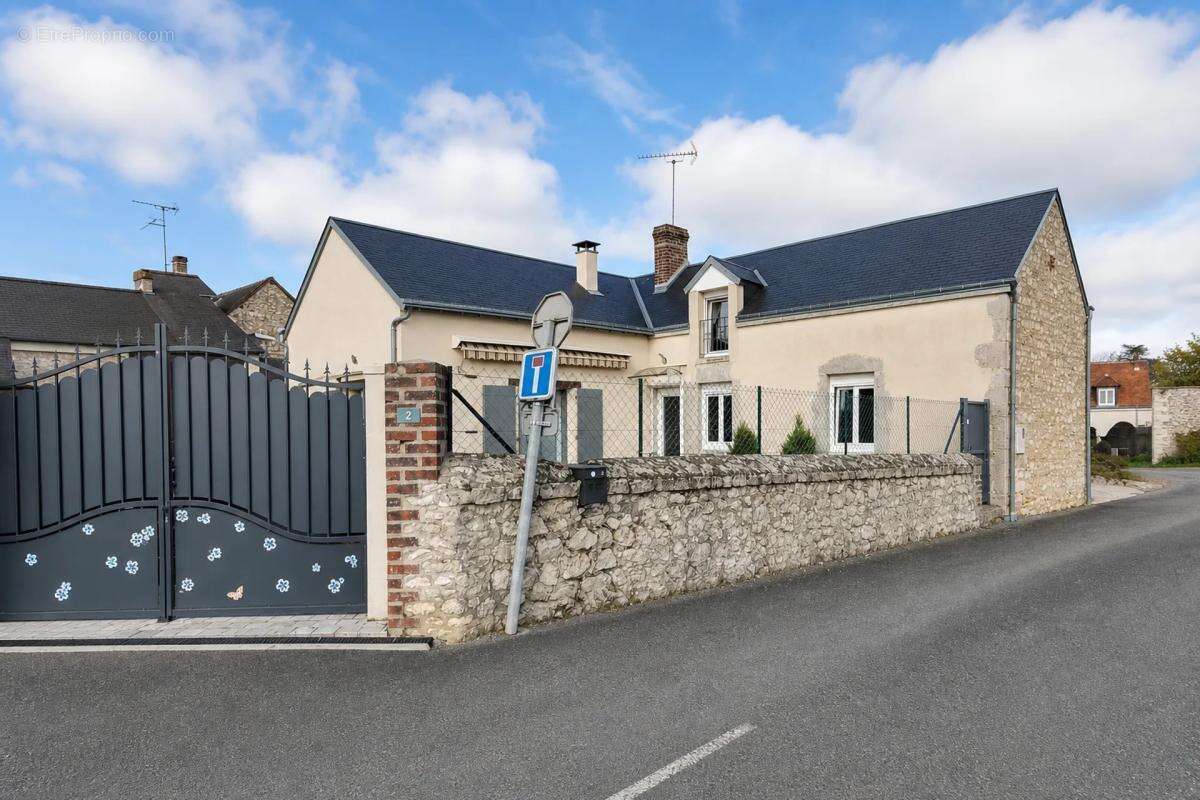Maison à SELOMMES