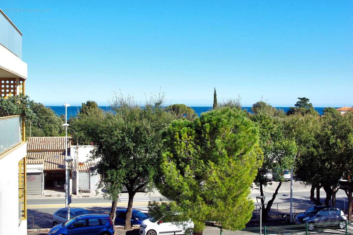 Beau f3 vue mer- centre st-aygulf + gge - photo 2