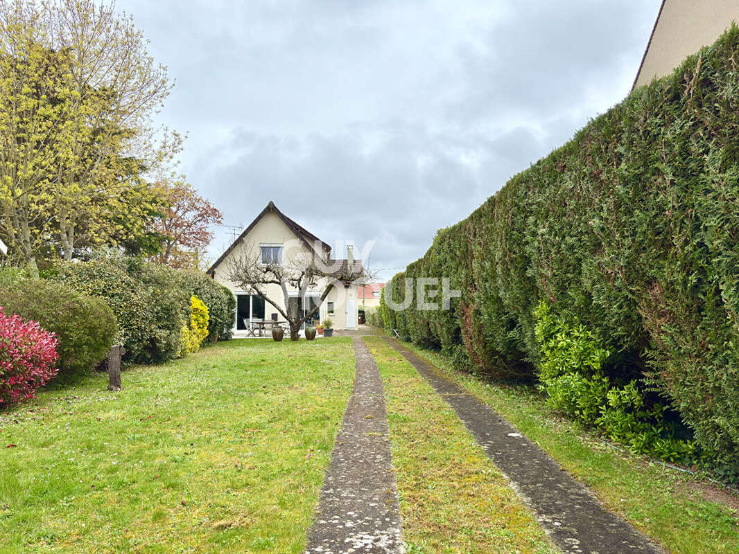 Maison à SAINTRY-SUR-SEINE