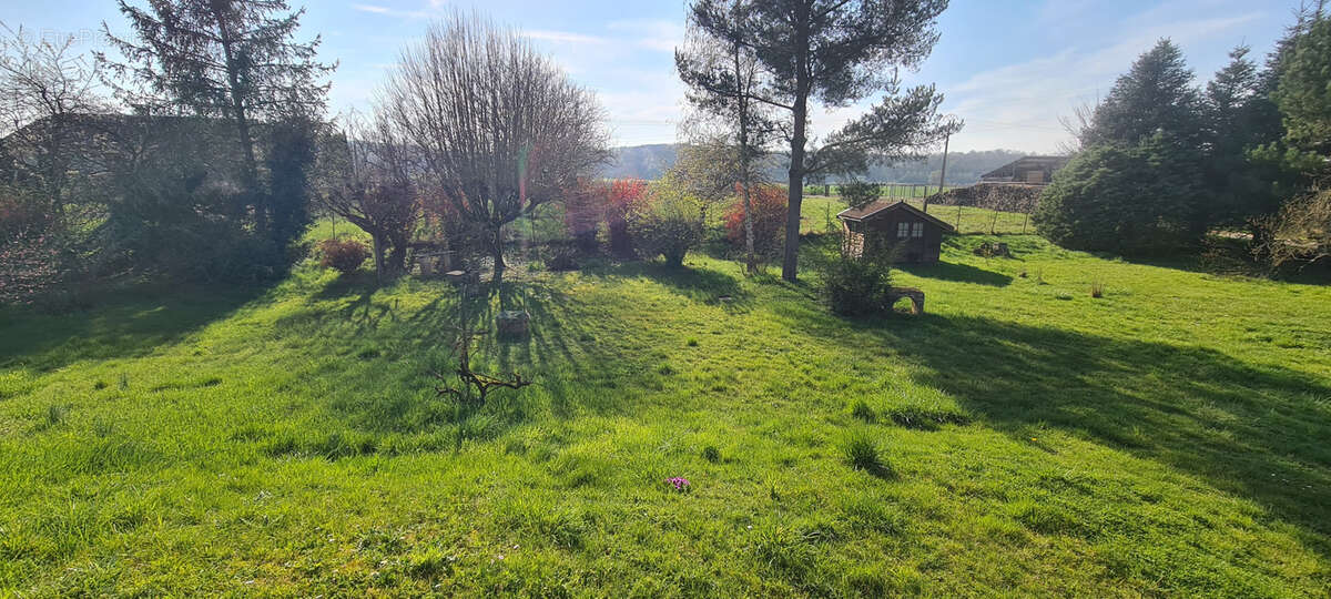 Maison à MOGNEVILLE