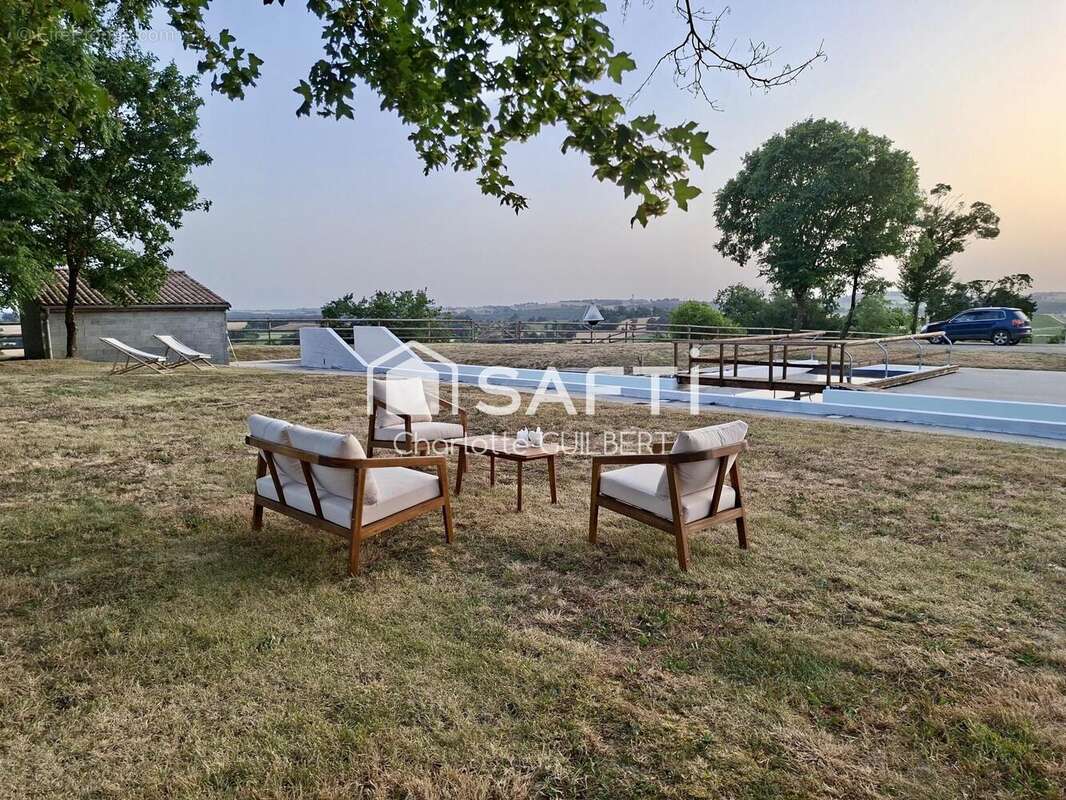 Maison 265 m² à Saint-Vincent-De-Lamontjoie  - photo 2