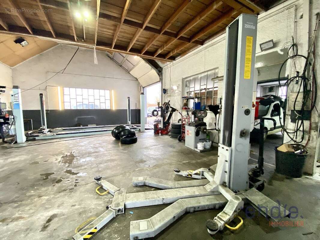 Commerce à CHAUSSIN