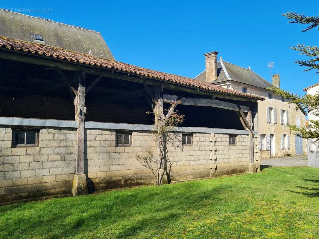 Maison à VERTEUIL-SUR-CHARENTE