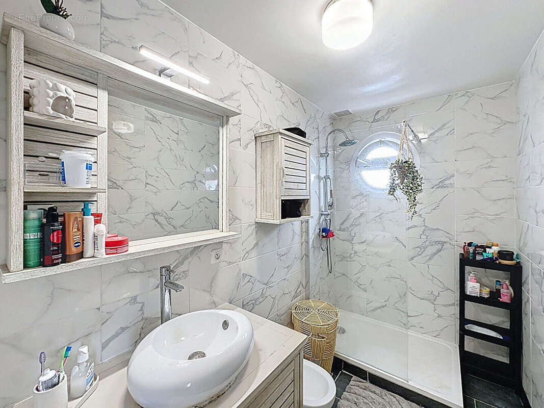 Maison à SAVIGNY-LE-TEMPLE