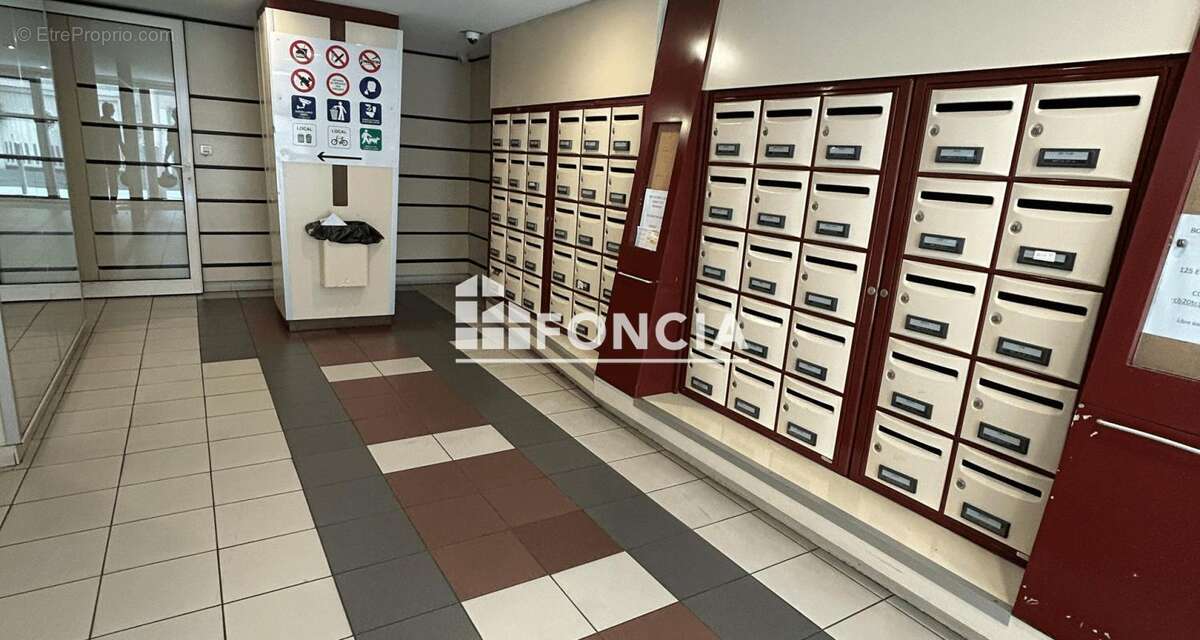 Appartement à MARSEILLE-5E