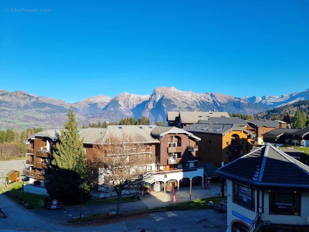 Appartement à MORILLON