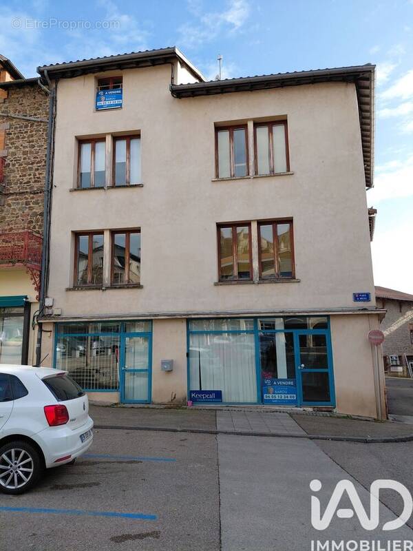 Photo 1 - Commerce à SAINT-SYMPHORIEN-SUR-COISE