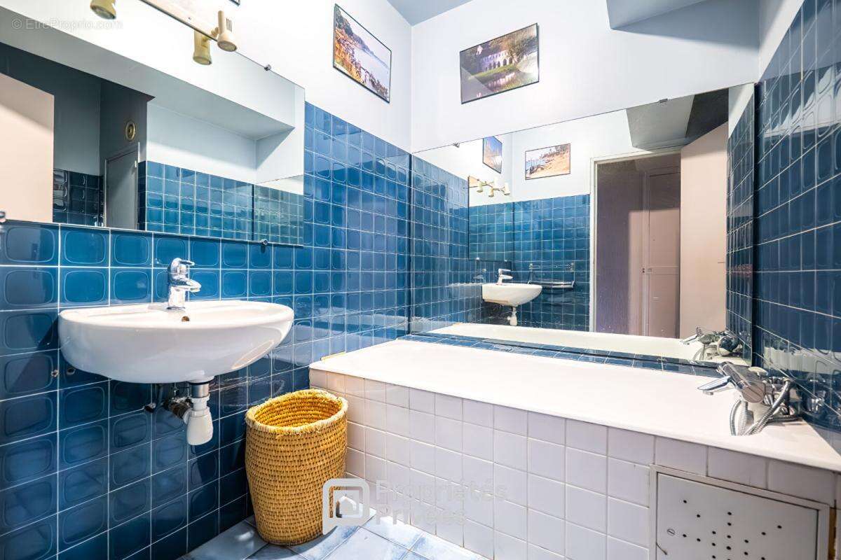 Appartement à COURBEVOIE