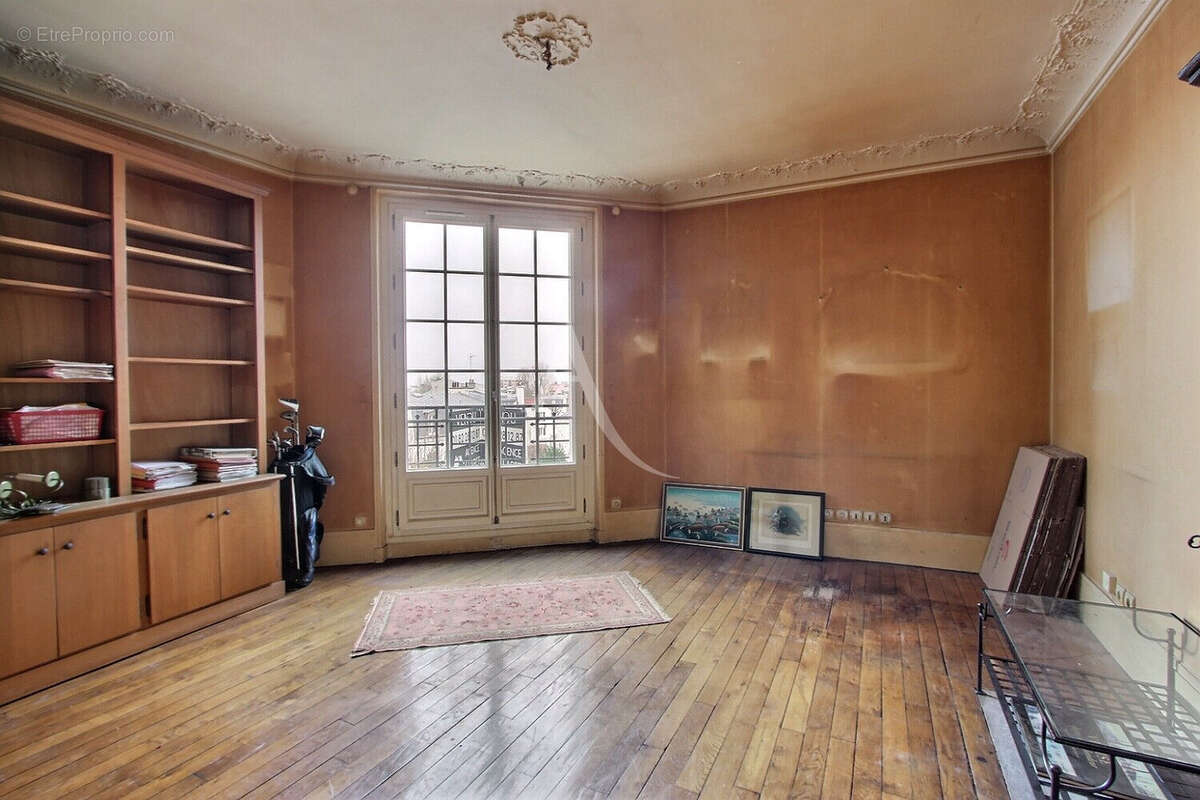 Appartement à COURBEVOIE