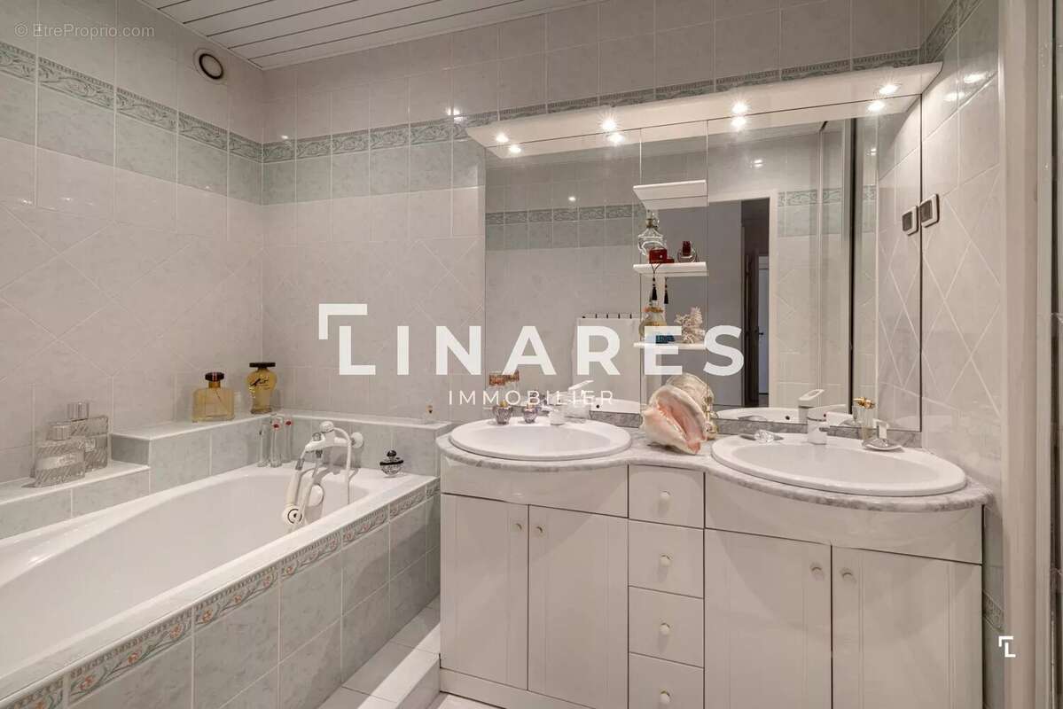 Appartement à MARSEILLE-9E