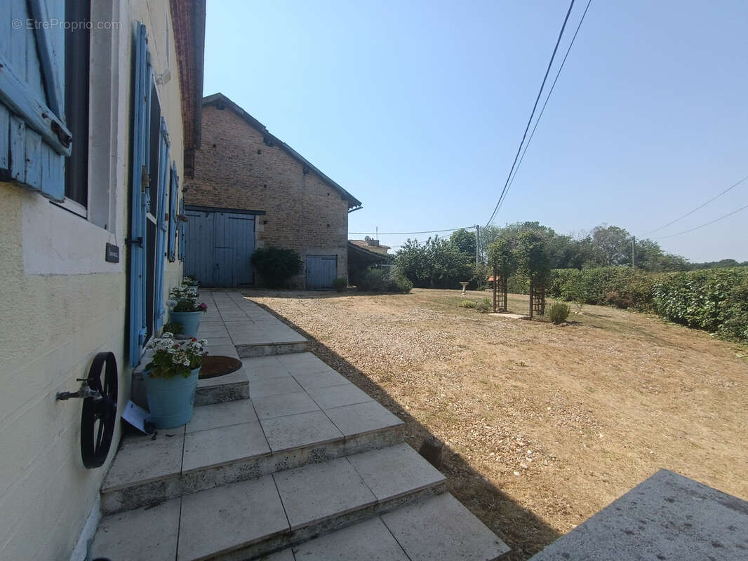 Maison à PLEUVILLE