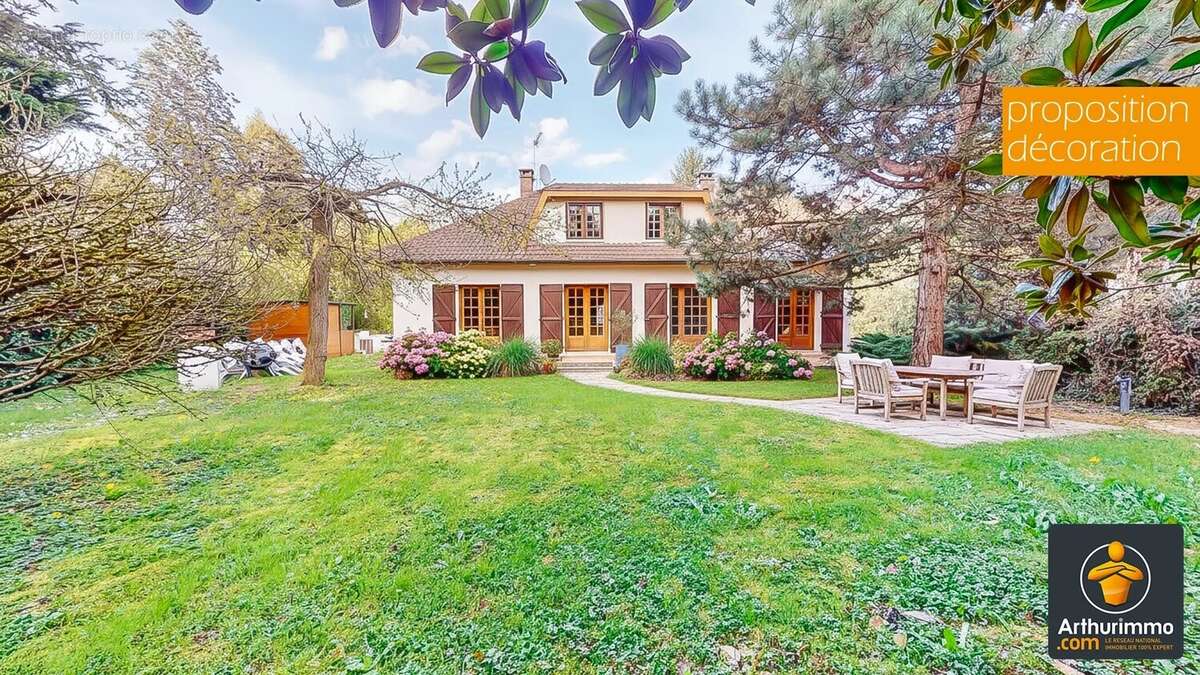 Maison à SAINT-GENIS-LAVAL