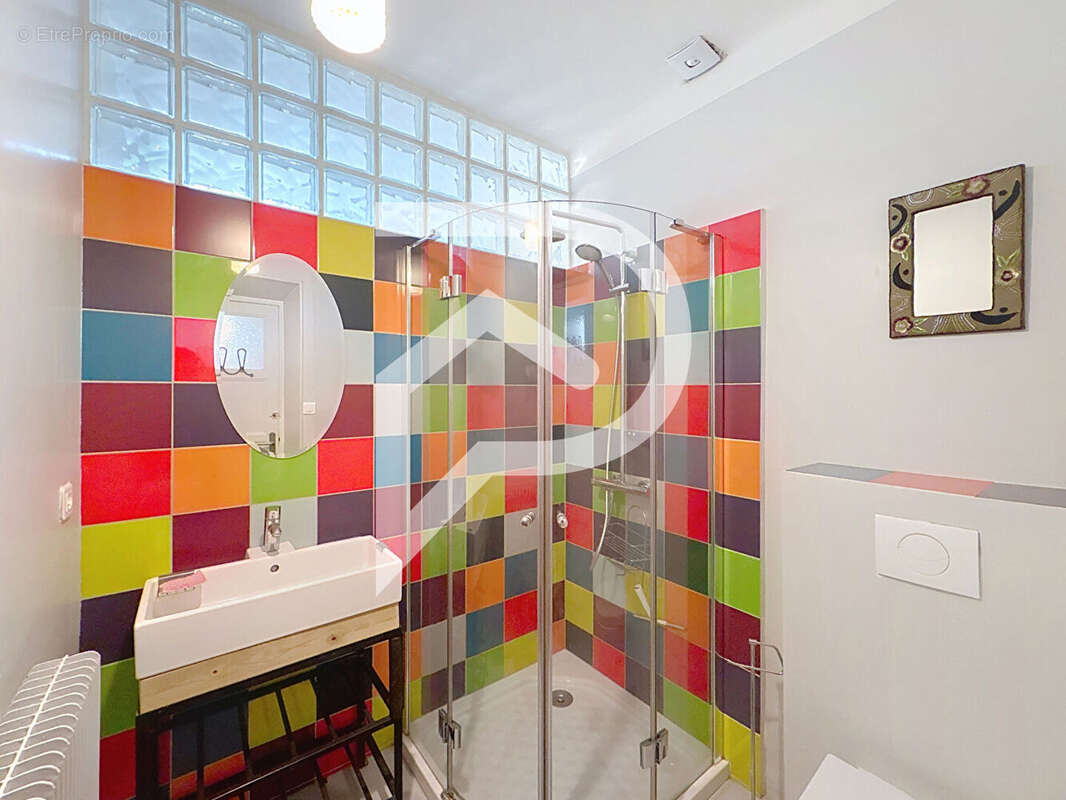 Maison à ALBA-LA-ROMAINE