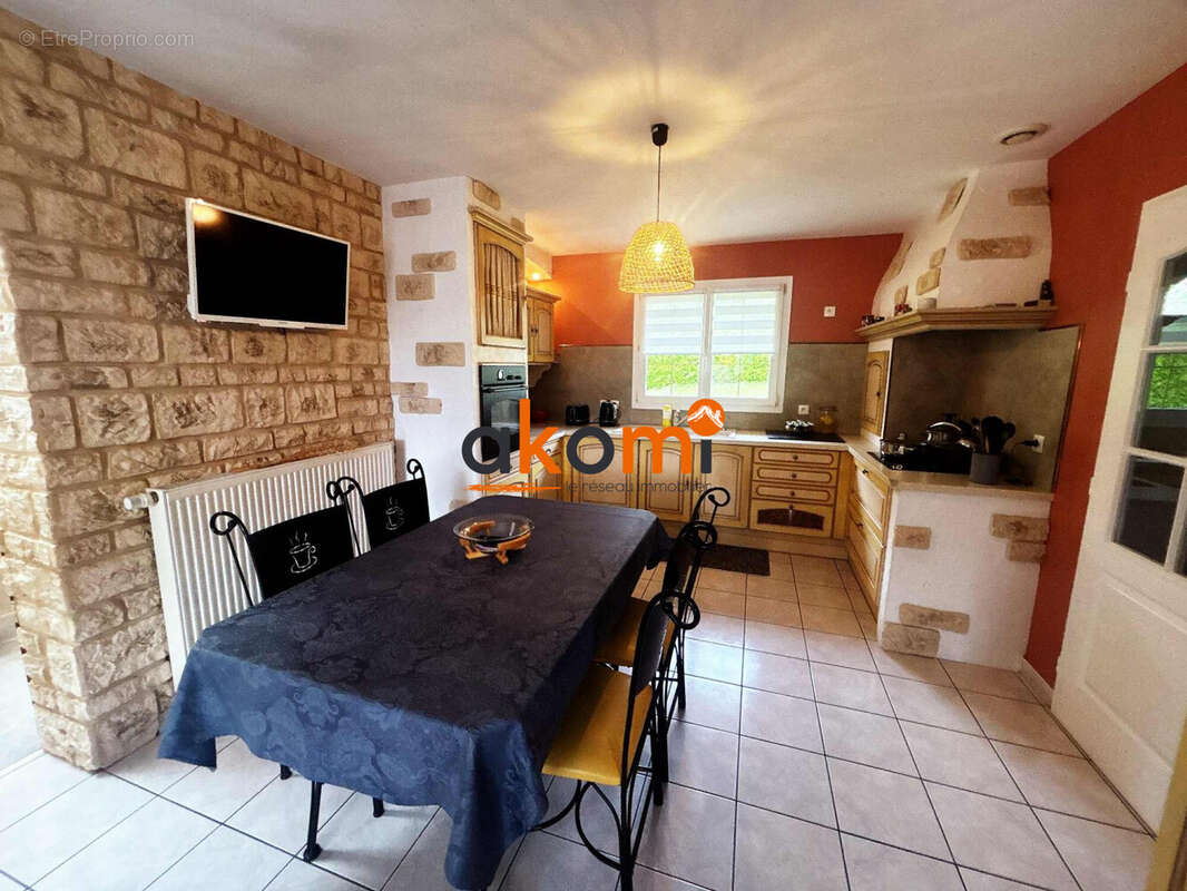 Maison à LA HOUSSIERE