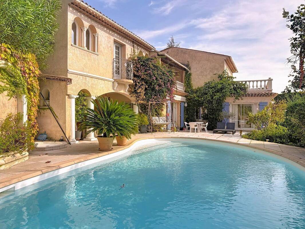 Maison à AURIBEAU-SUR-SIAGNE