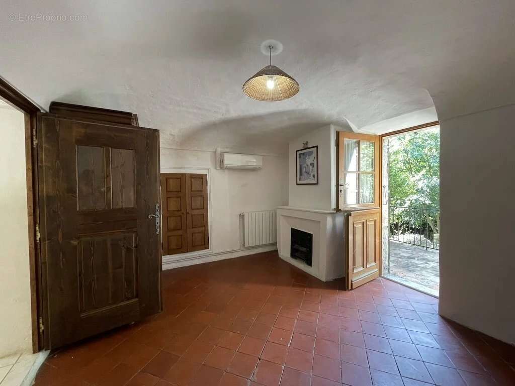 Maison à SAINT-ANDRE-DE-CRUZIERES