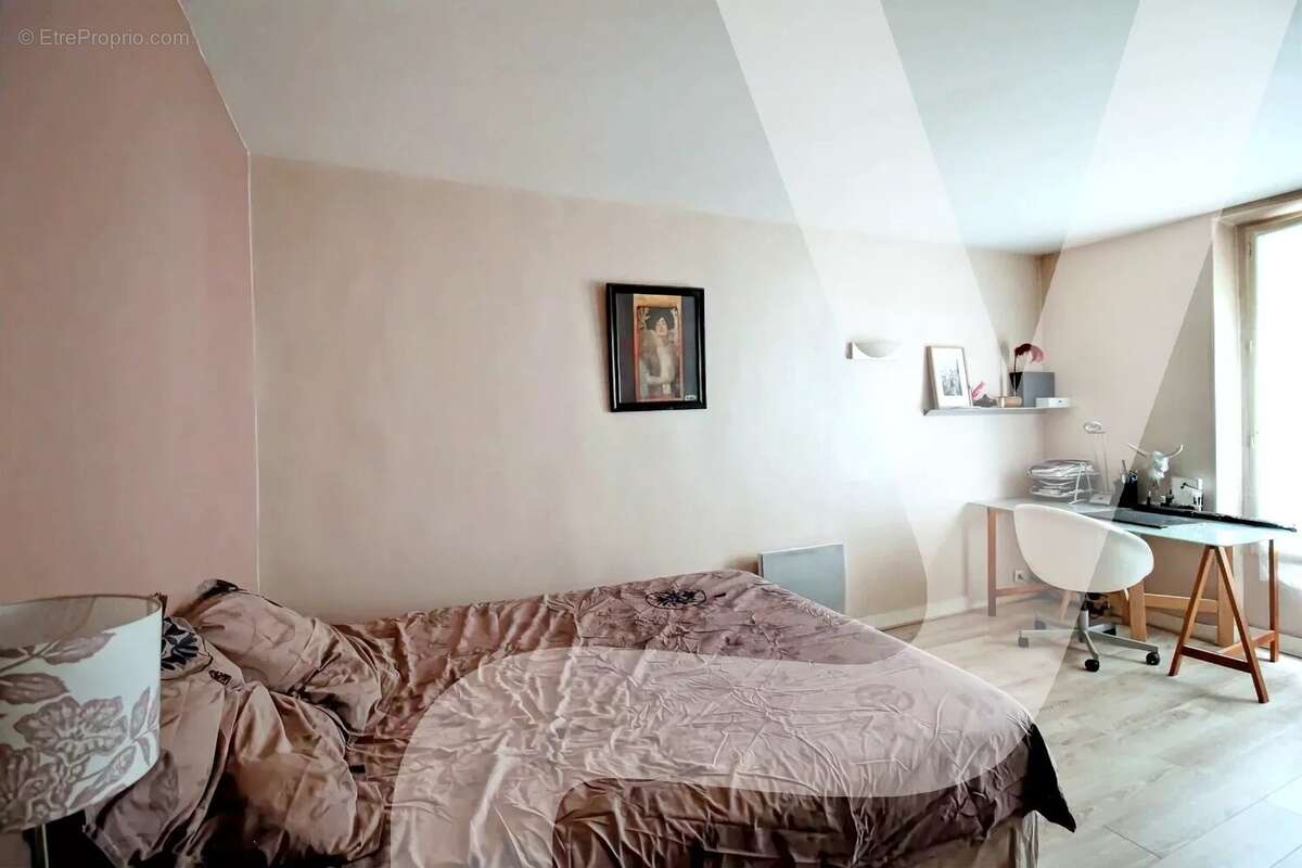 Appartement à PARIS-11E