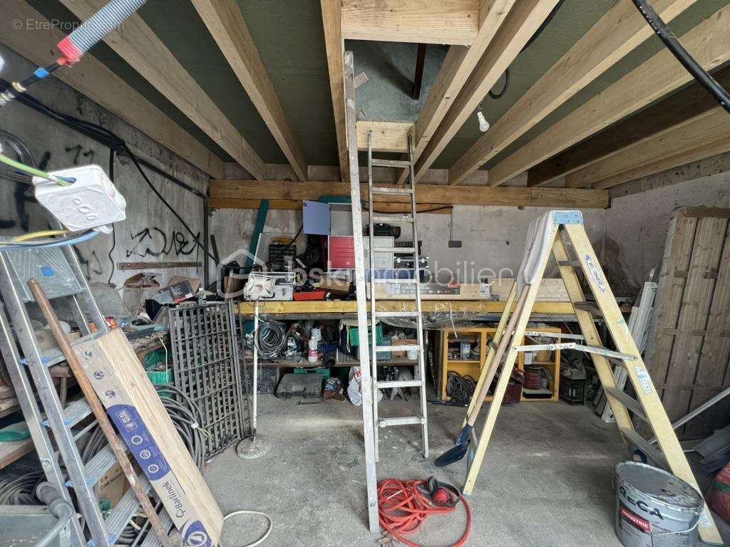 Proche Biarritz, Maison 110m2 + 2 T2 et un atelier- proximité toutes les commodités - photo 12